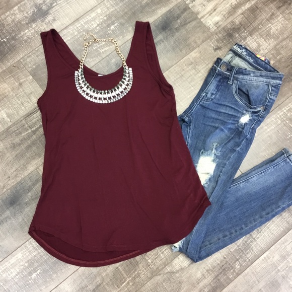 Emma’s Closet Tops - Soft, lose fit maroon tank